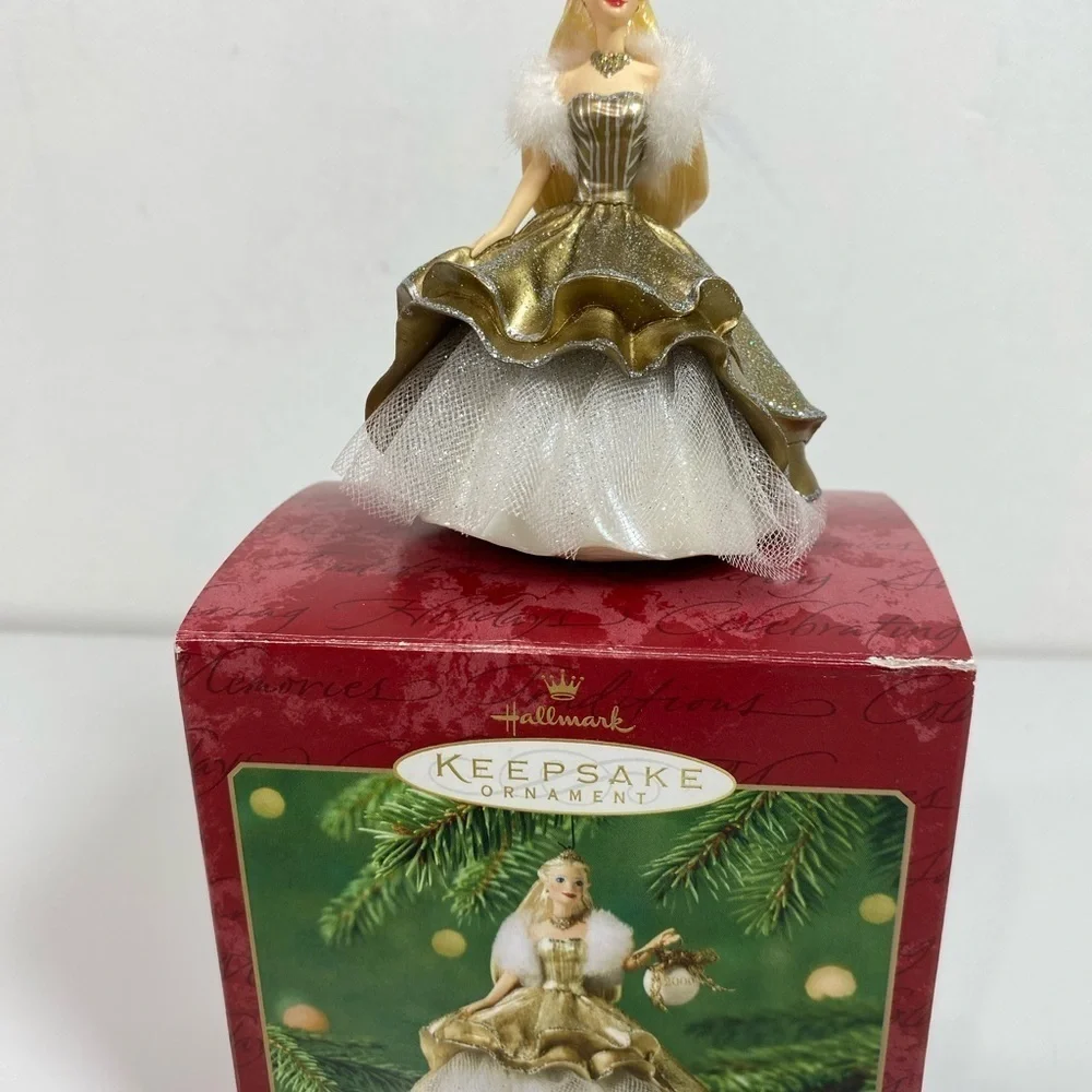 Hallmark Celebration‎ Barbie collectors series 2000 Keepsake Holiday Ornament